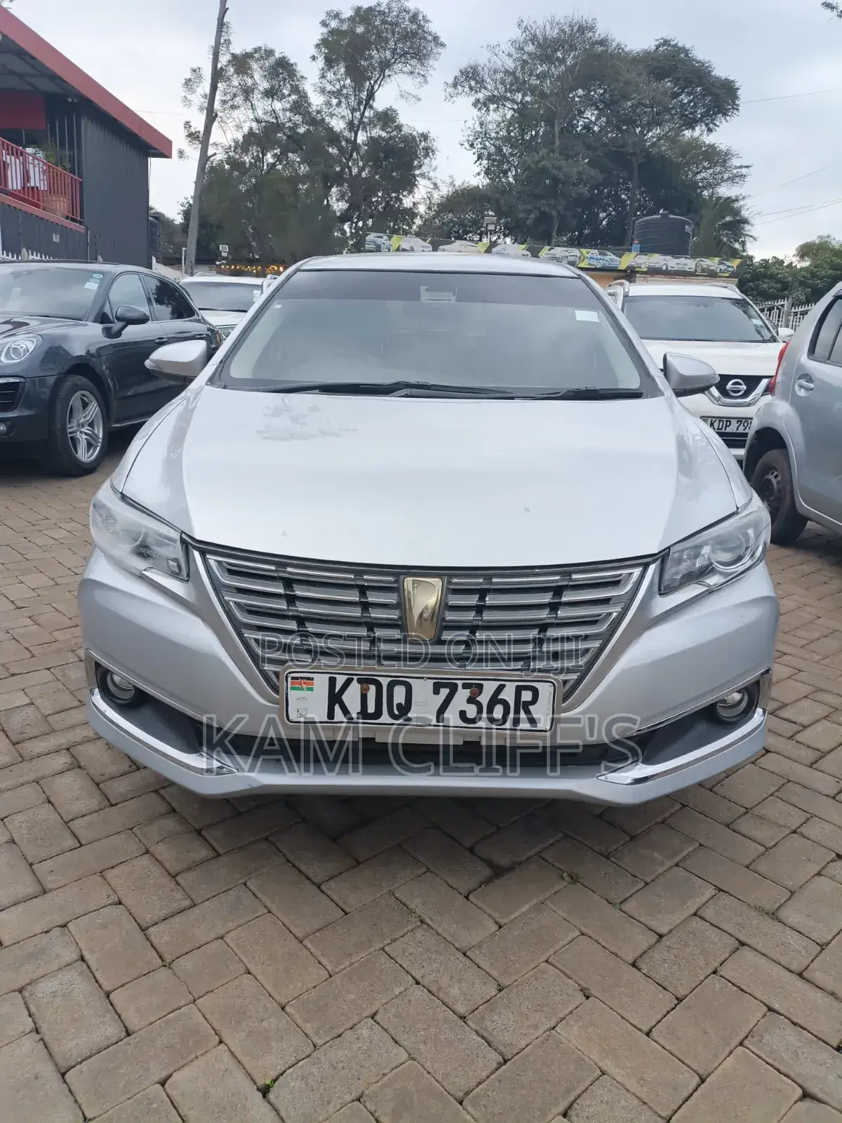 Toyota Premio 2017 Silver
