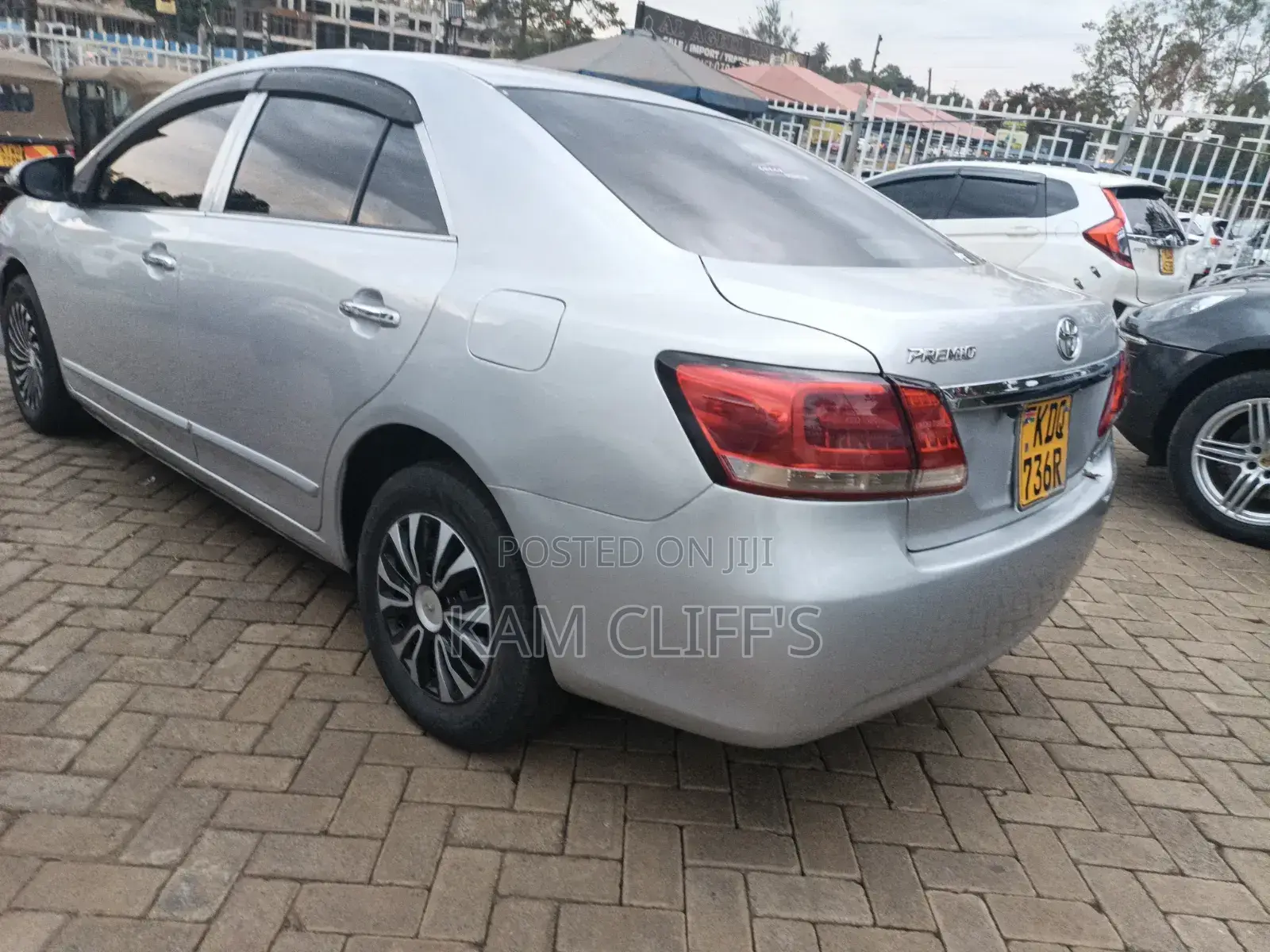 Toyota Premio 2017 Silver