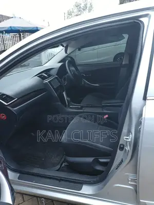 Toyota Premio 2017 Silver