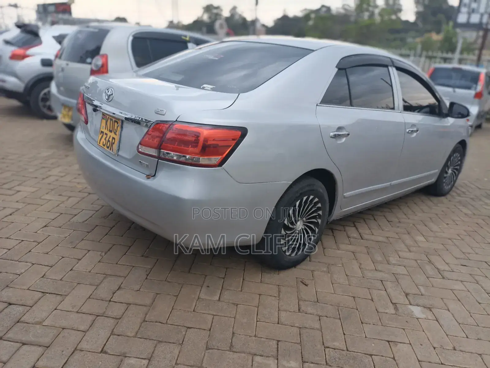 Toyota Premio 2017 Silver
