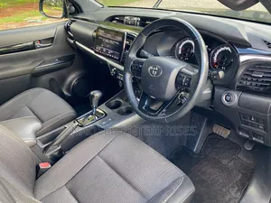 Toyota Hilux 2019 Black