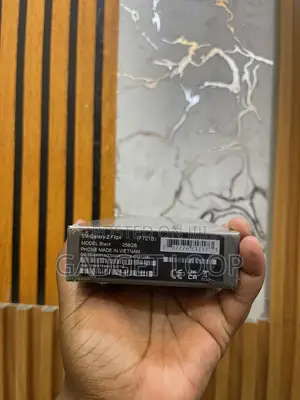 New Samsung Galaxy Z Flip4 128 GB Black