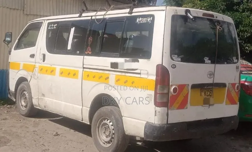 Toyota HiAce 2010 White