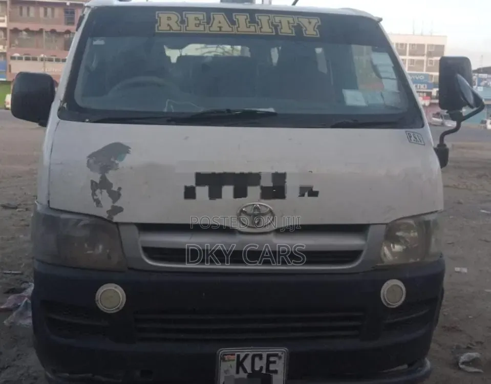 Toyota HiAce 2010 White