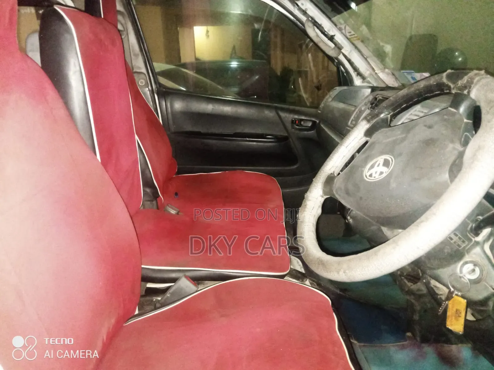 Toyota HiAce 2010 White