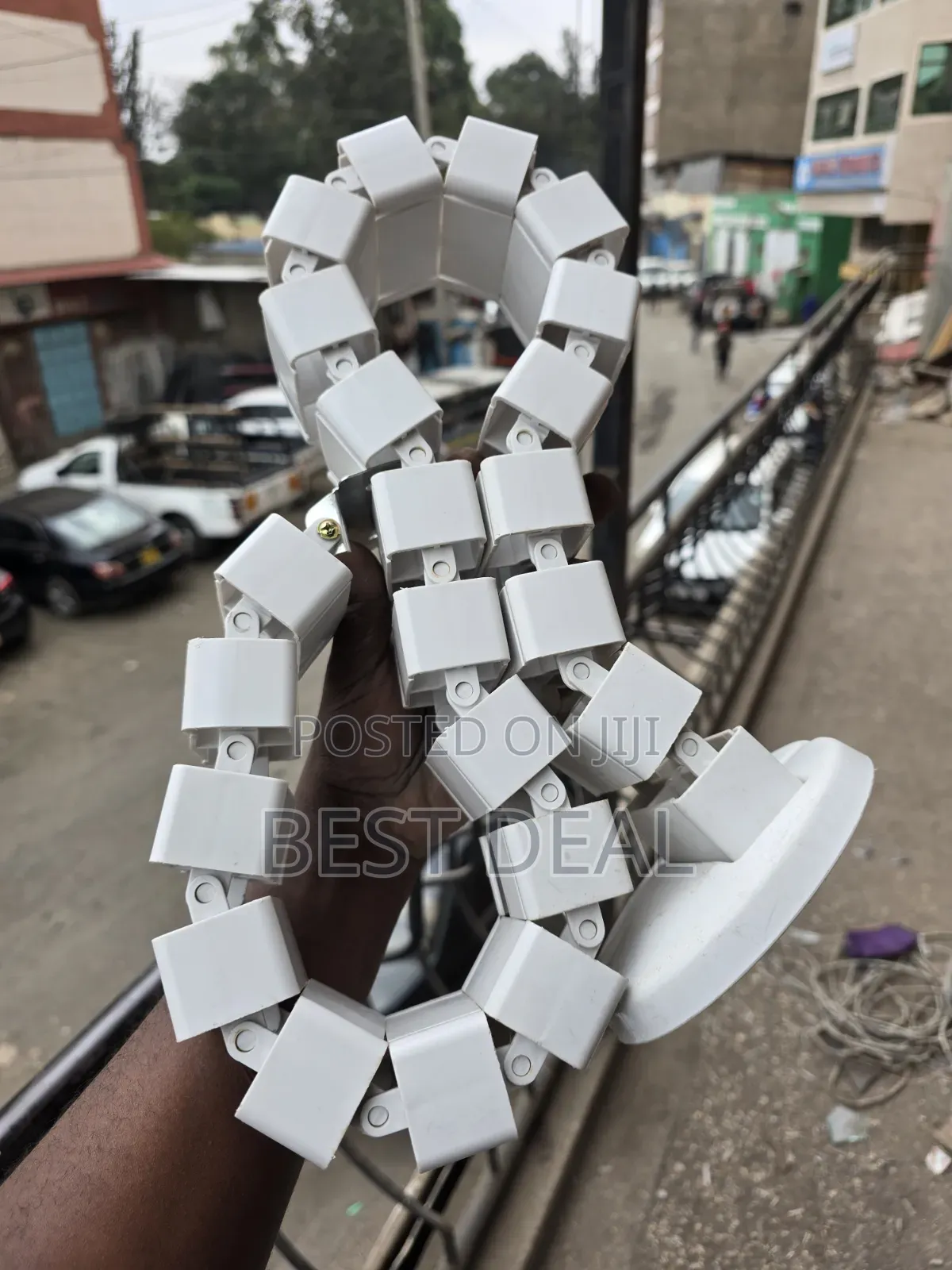 Cable Managment Vertabrae Spine Cable White