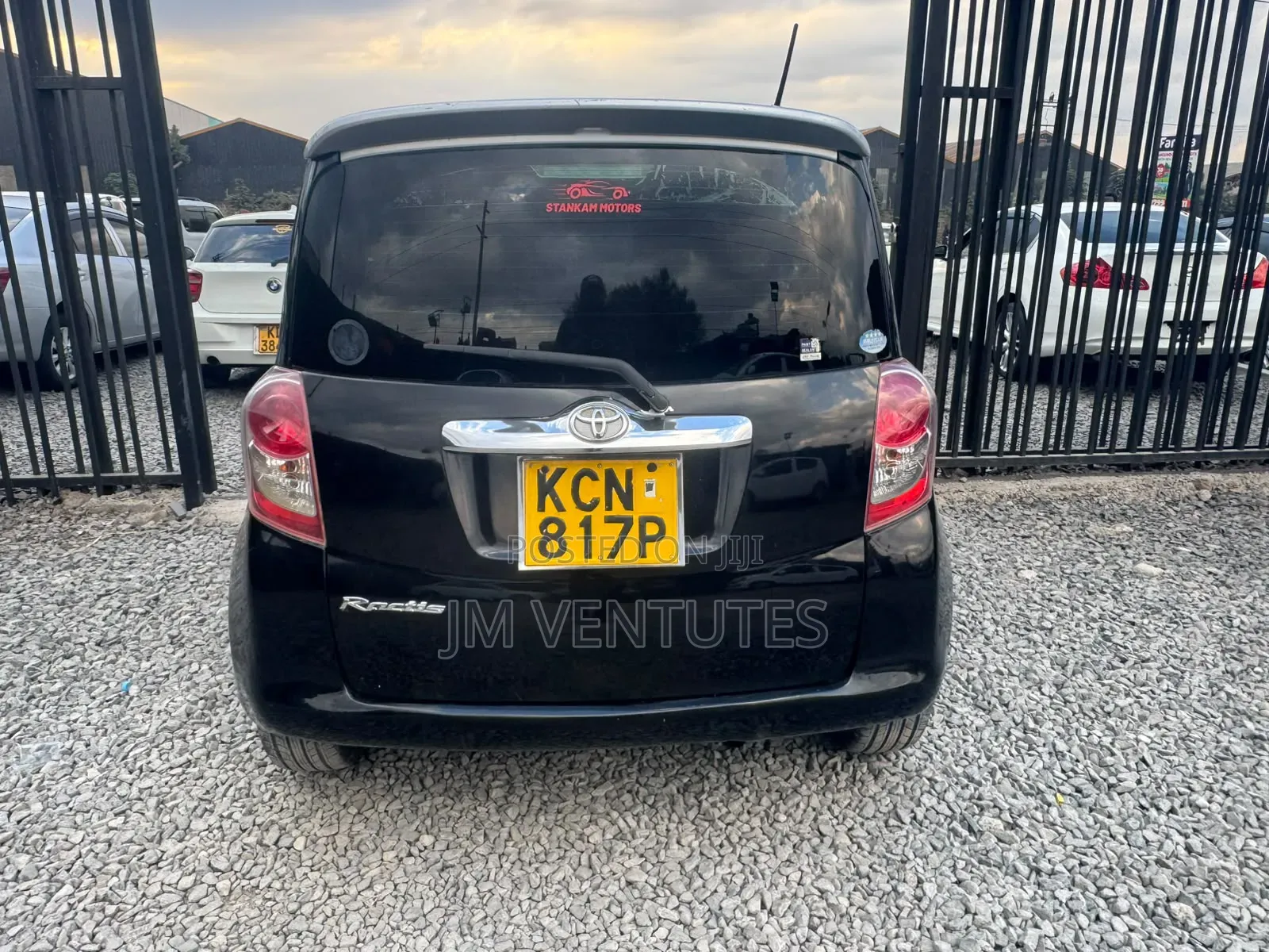 Toyota Ractis 2010 Black