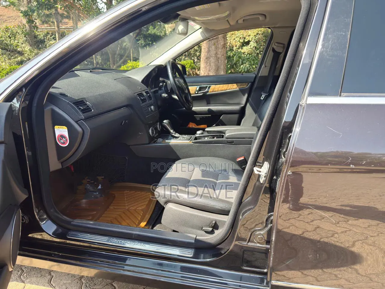 Mercedes-Benz C200 2010 Black