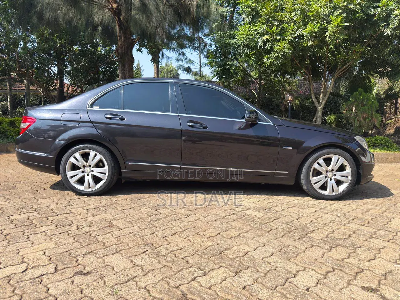 Mercedes-Benz C200 2010 Black