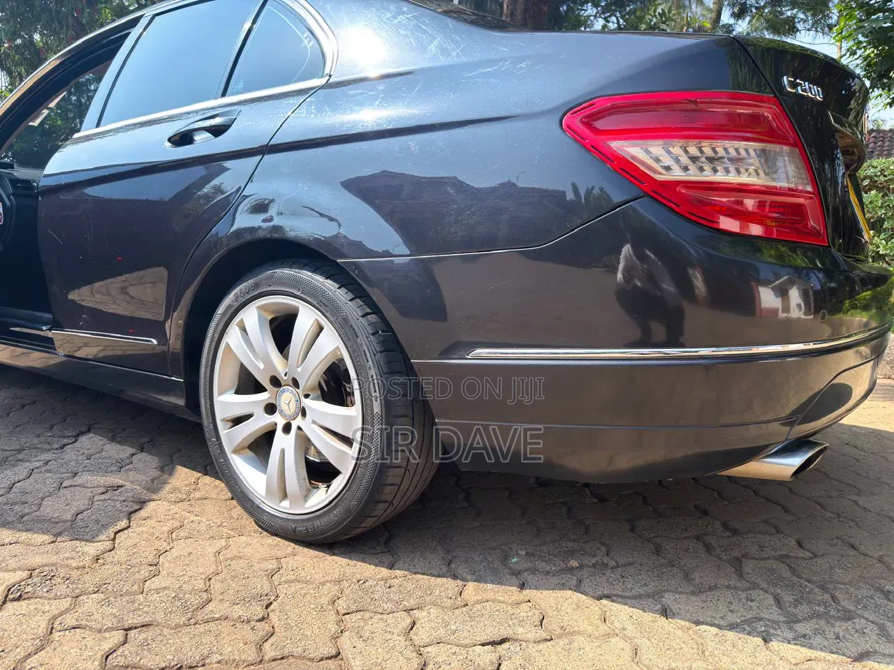 Mercedes-Benz C200 2010 Black