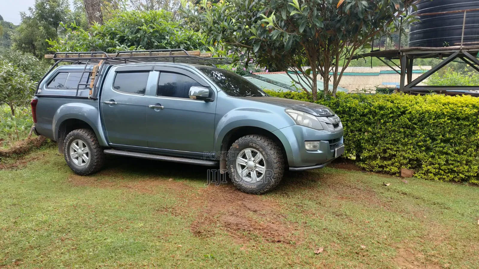 Isuzu D-MAX 2012 Gray