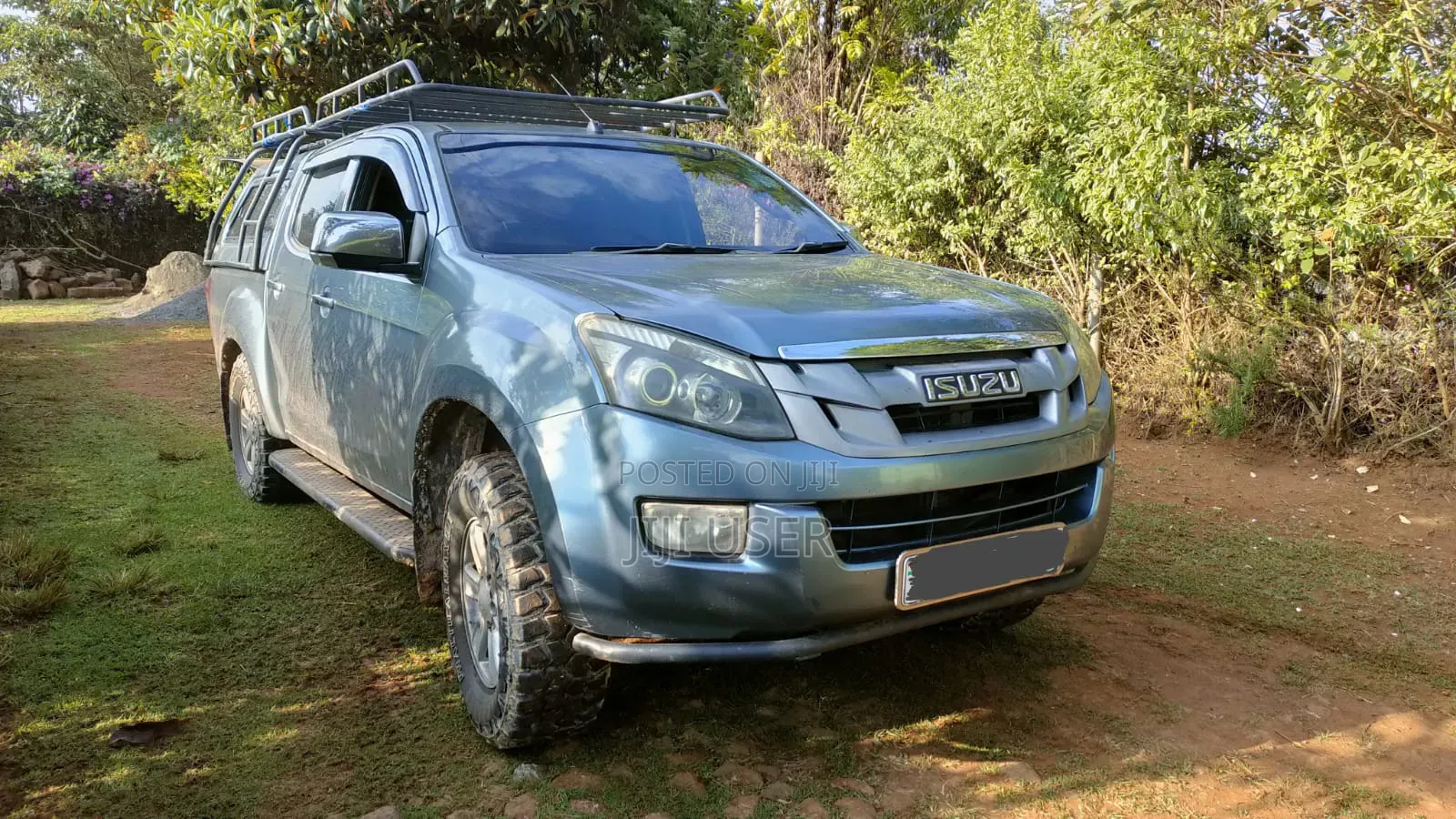 Isuzu D-MAX 2012 Gray