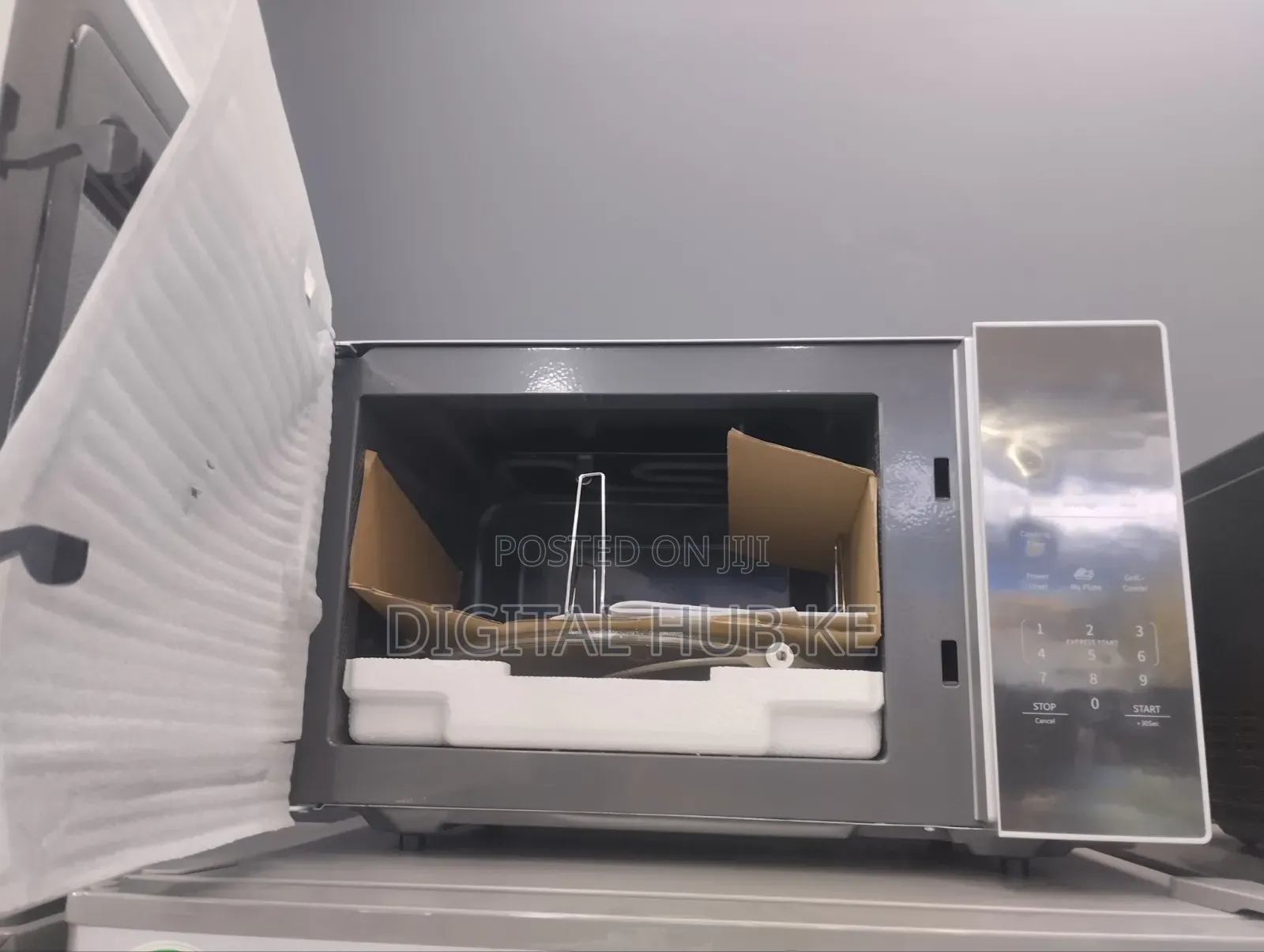 Hisense 25 Litres Microwave Oven.