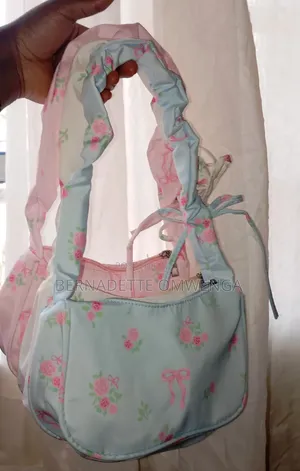 Stylish Ladies Shoulder Bags