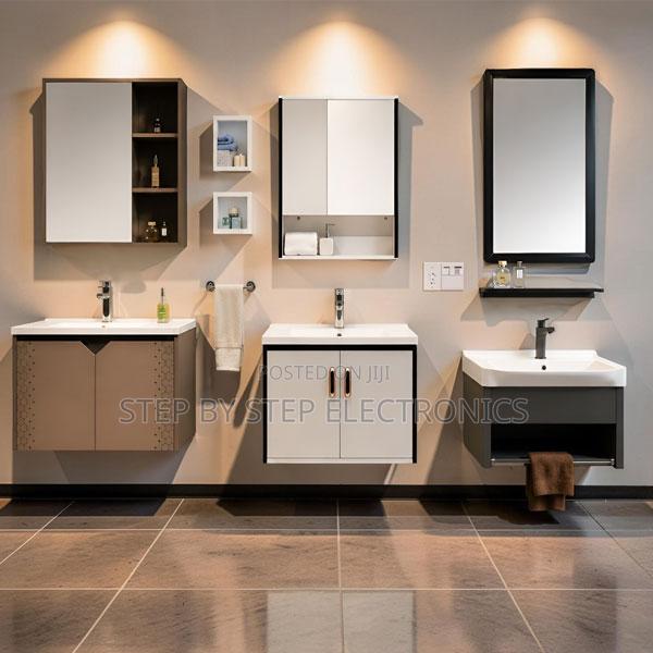 Luxury Wall Mounted Bathroom Vanity Cabinet With Storage Mirror