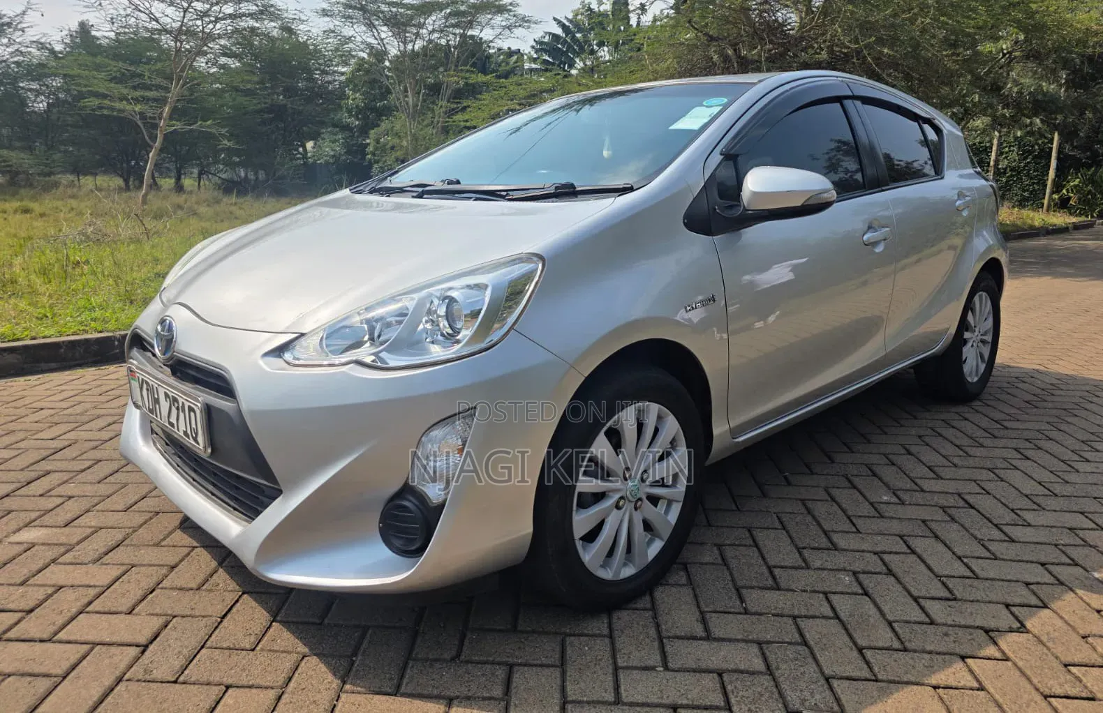 Toyota Aqua 2015 Silver