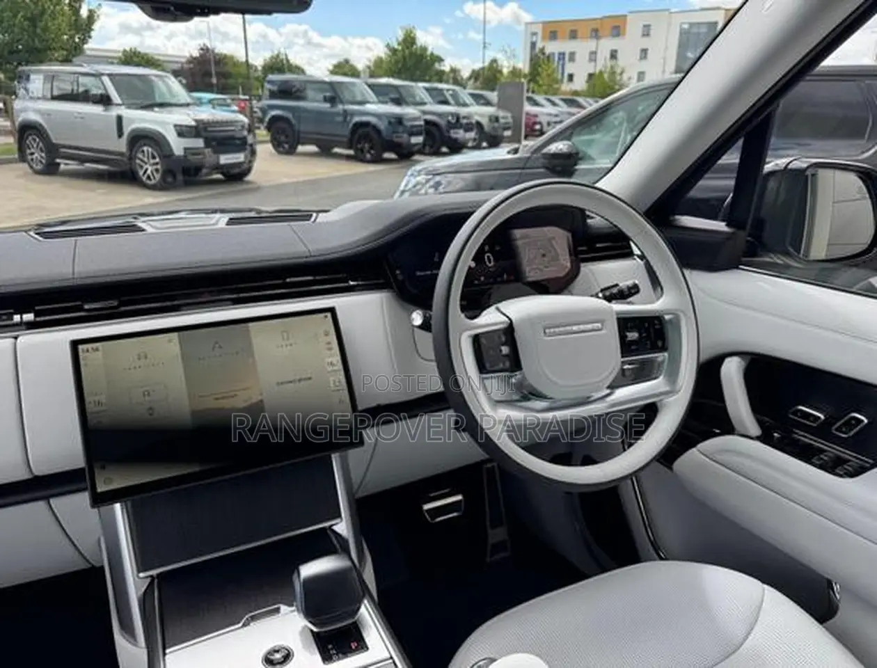 New Land Rover Range Rover P615 SV Black SWB 2026 Blue
