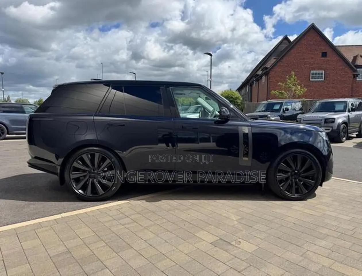 New Land Rover Range Rover P615 SV Black SWB 2026 Blue