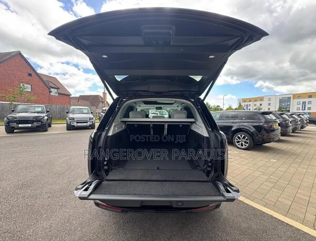 New Land Rover Range Rover P615 SV Black SWB 2026 Blue