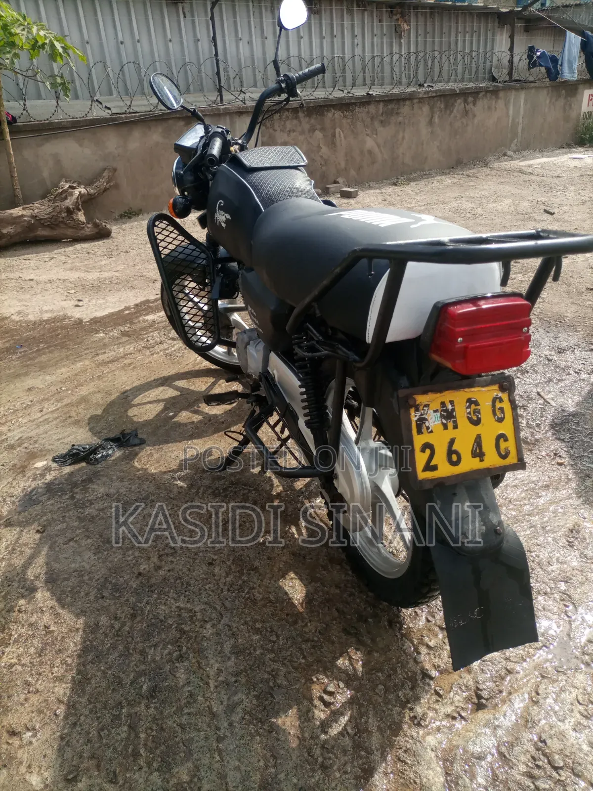 Honda CB 2023 Blue