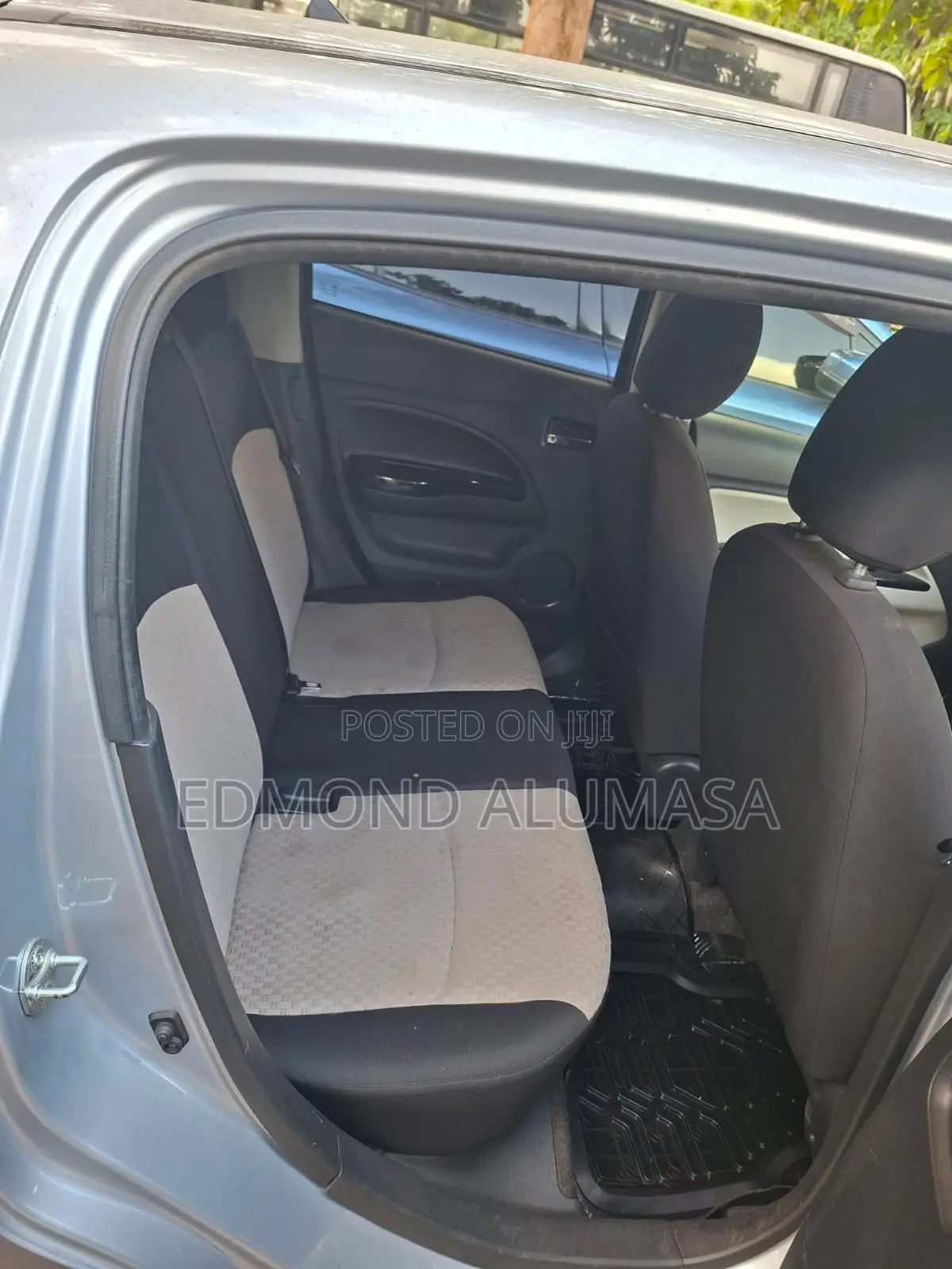 Mitsubishi Mirage ES 2017 Silver