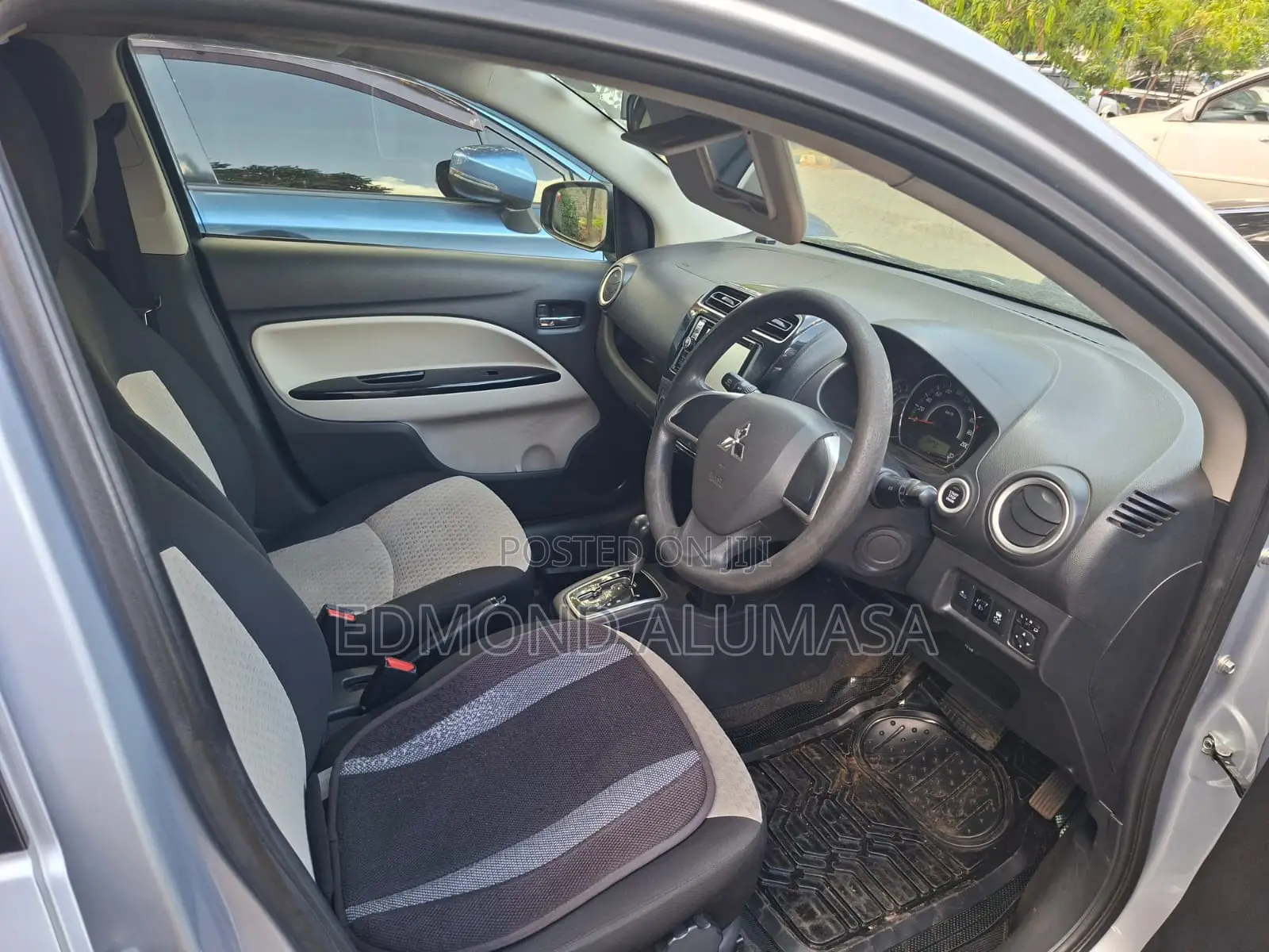 Mitsubishi Mirage ES 2017 Silver