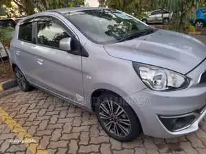 Mitsubishi Mirage ES 2017 Silver