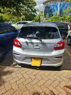 Mitsubishi Mirage ES 2017 Silver