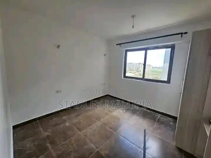 3bdrm Apartment in Rhapta Side Area for rent
