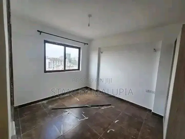 3bdrm Apartment in Rhapta Side Area for rent