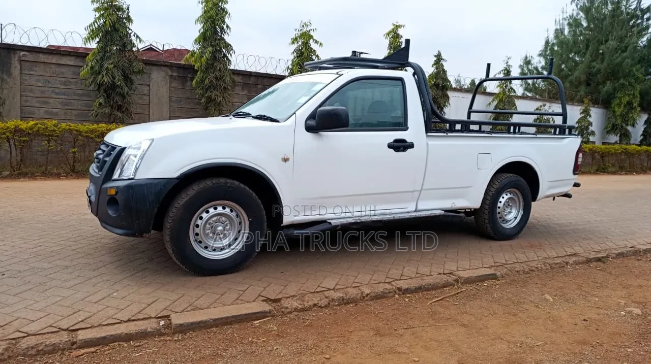 Isuzu Tougher 2012 White