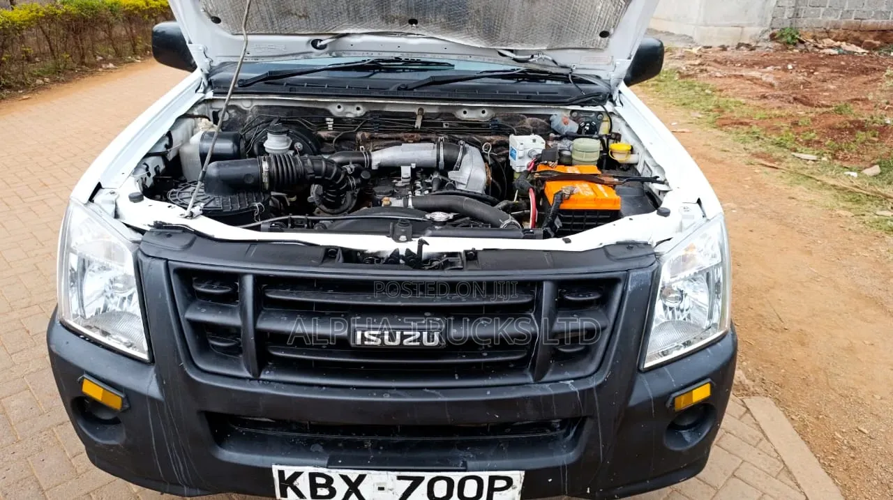 Isuzu Tougher 2012 White