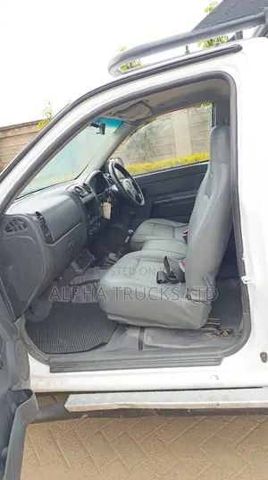 Isuzu Tougher 2012 White