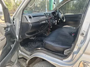 Toyota HiAce 2009 Silver