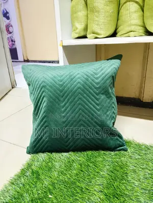 Soft Fluffy Decorative Pillows for Sofa and Bed Décor