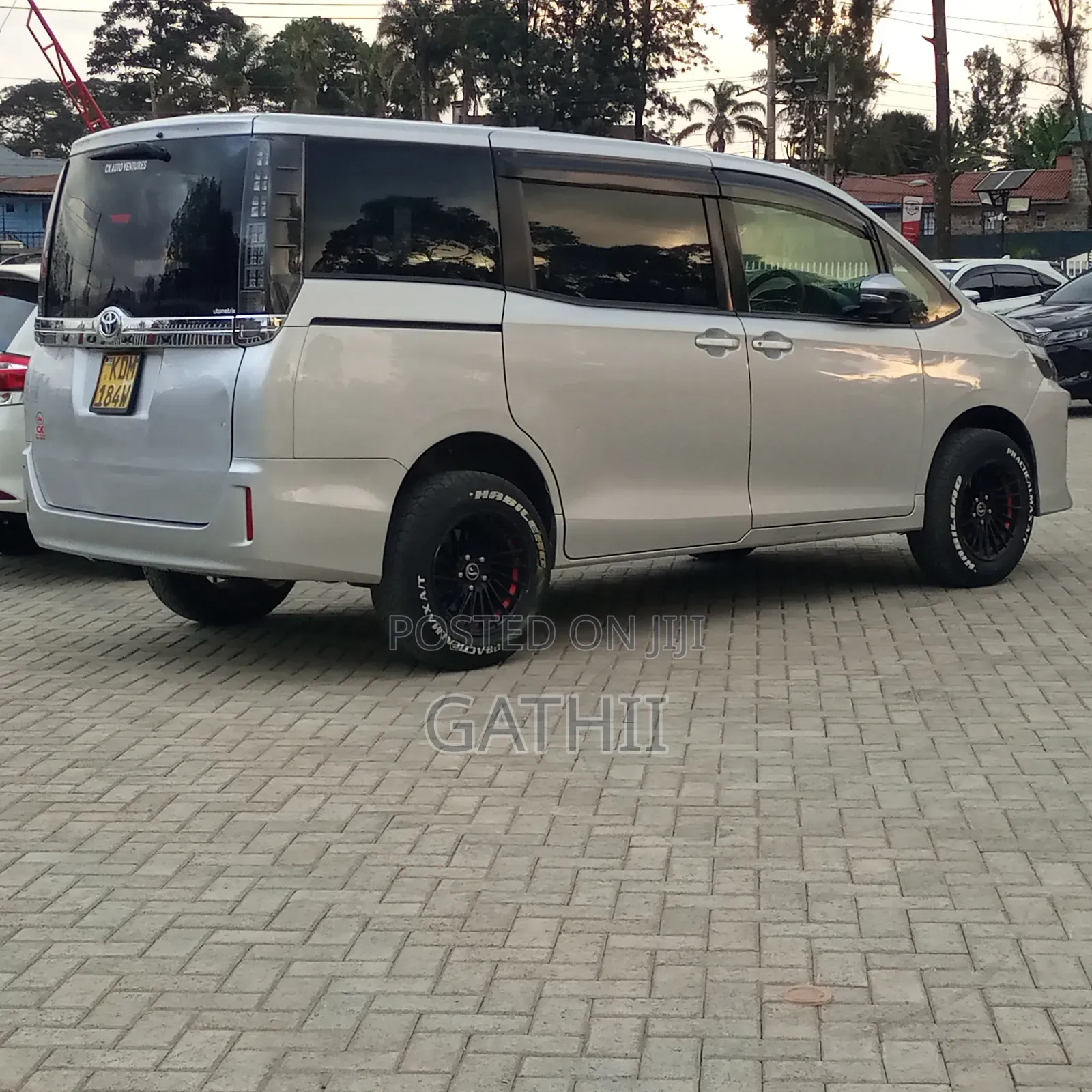 Toyota Voxy 2016 Silver