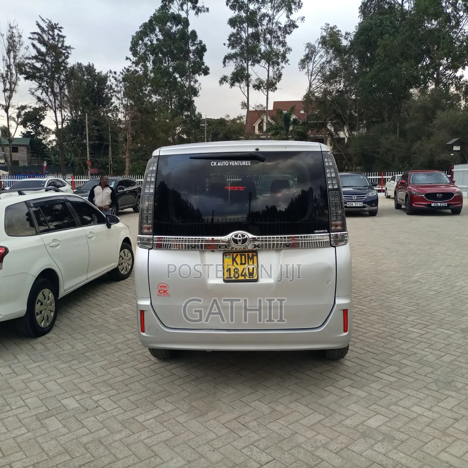 Toyota Voxy 2016 Silver