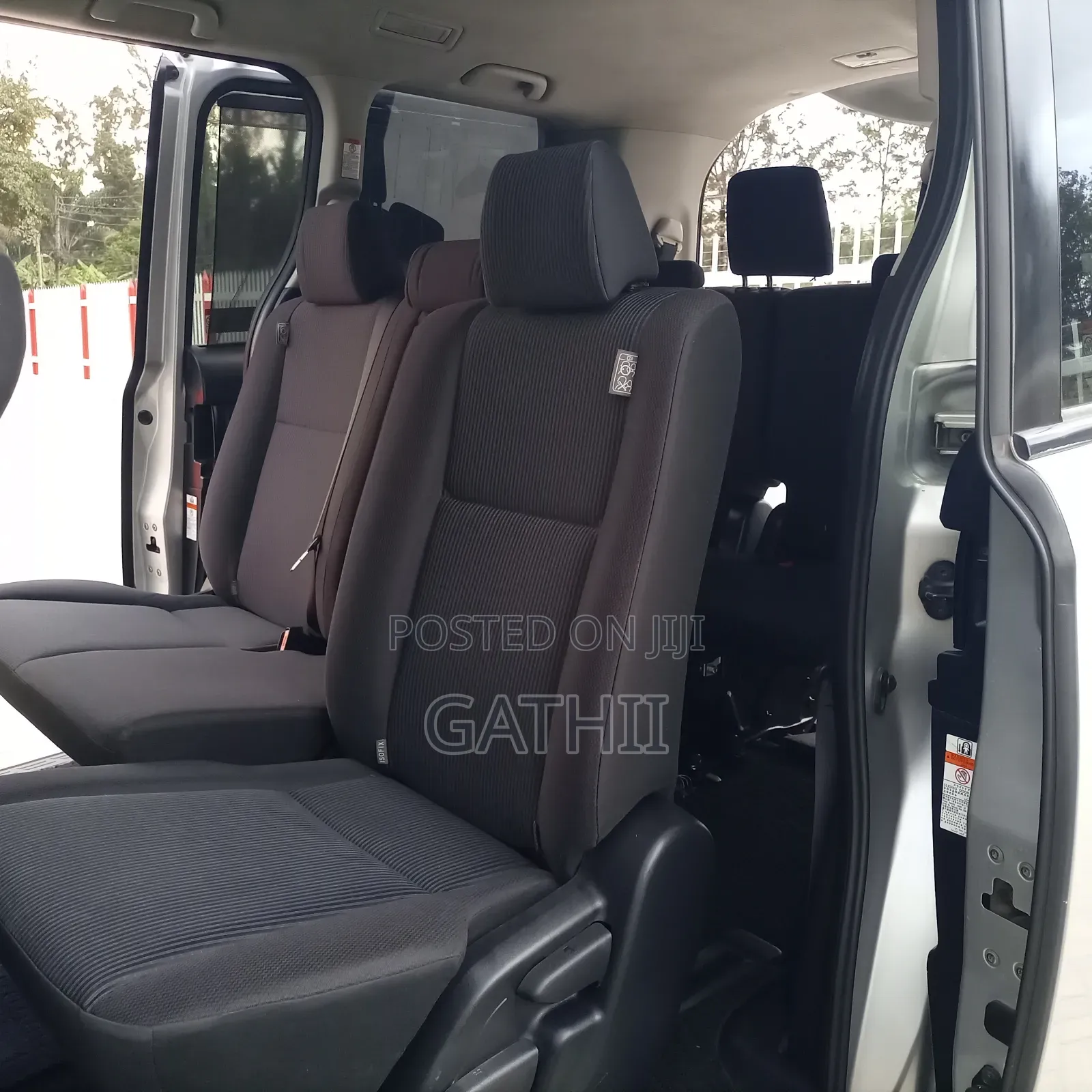 Toyota Voxy 2016 Silver