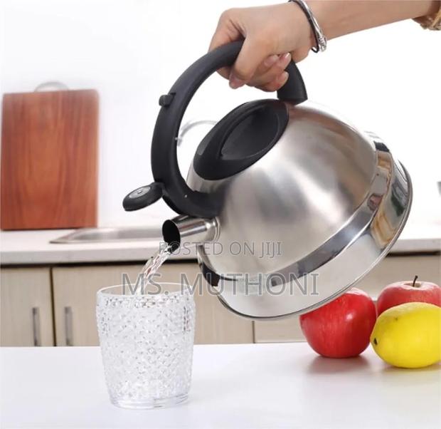 The Ultimate Stainless Steel 3L Whistling Tea Kettl - thumbnail 2