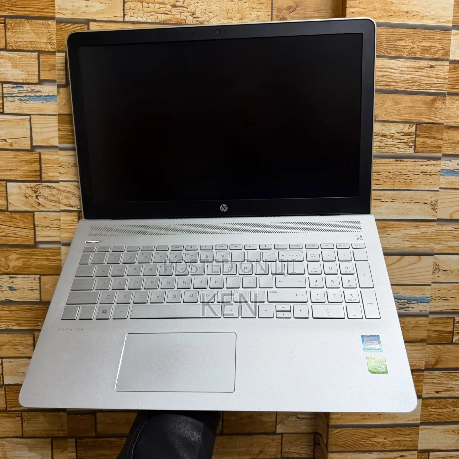 Laptop HP Pavilion 15-eh0050wm 8GB Intel Core i5 SSD 256GB