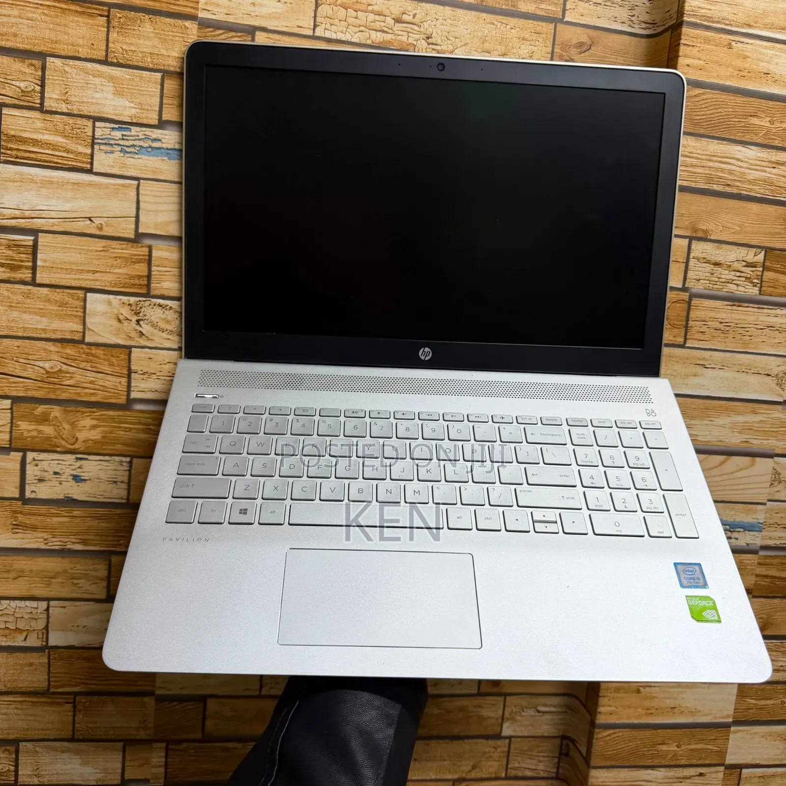 Laptop HP Pavilion 15-eh0050wm 8GB Intel Core i5 SSD 256GB