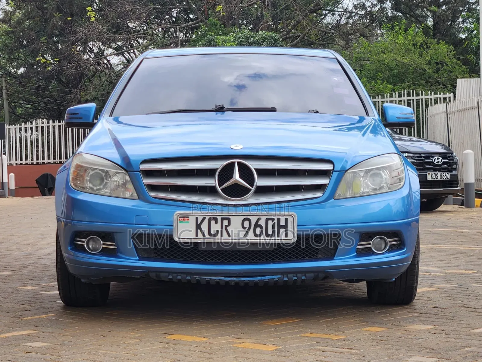 Mercedes-Benz C200 2010 Blue