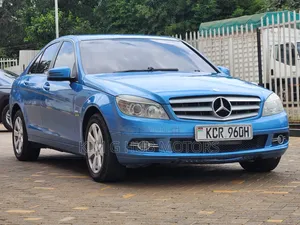 Mercedes-Benz C200 2010 Blue
