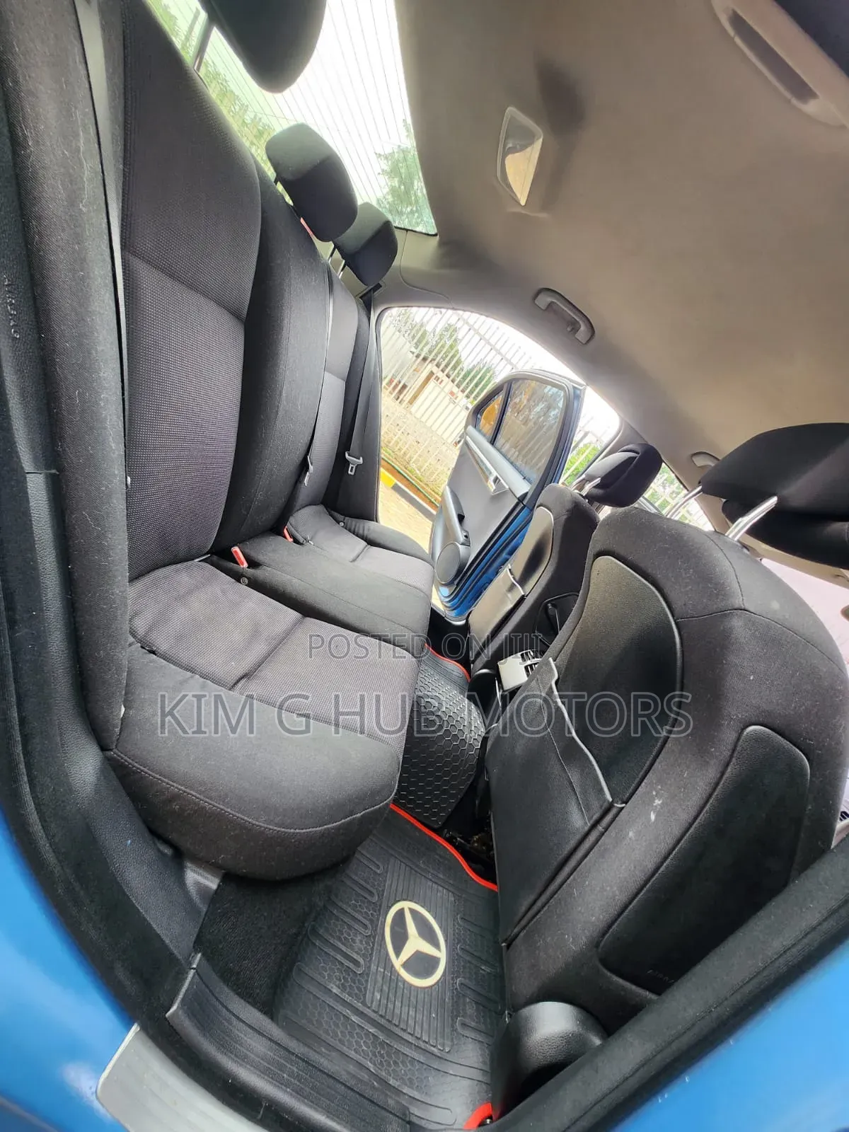 Mercedes-Benz C200 2010 Blue