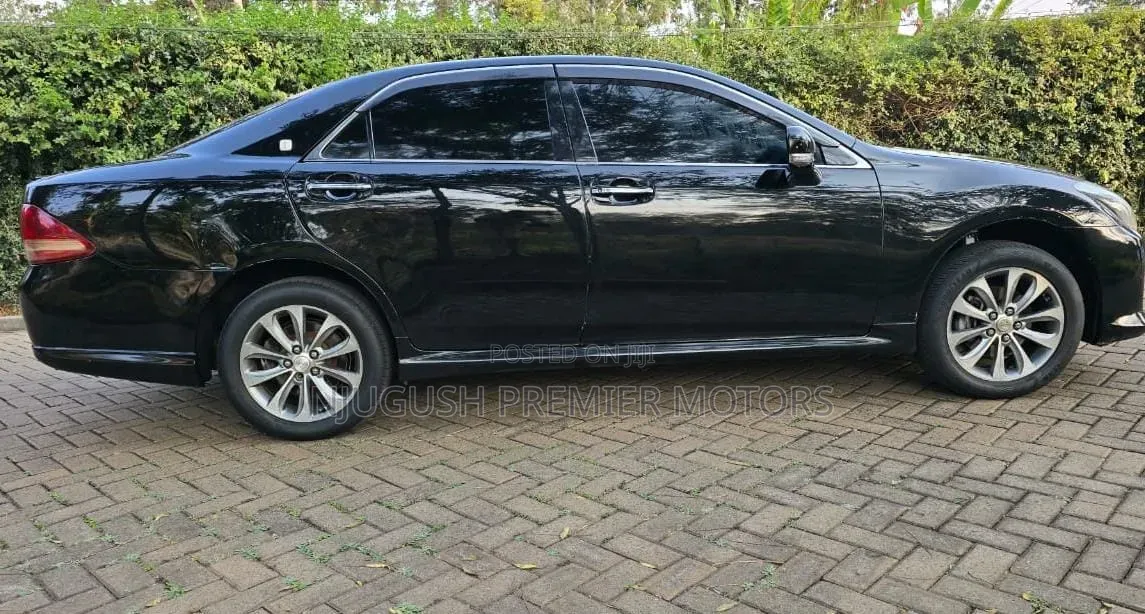 Toyota Crown 2009 Black