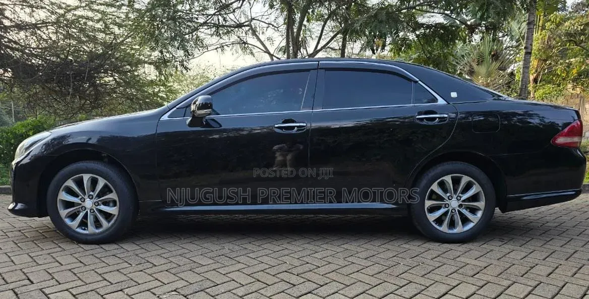 Toyota Crown 2009 Black