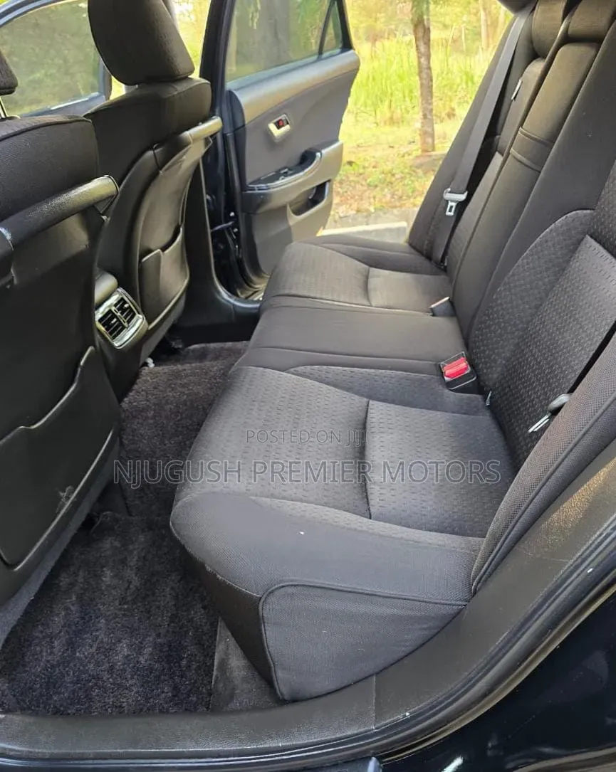 Toyota Crown 2009 Black