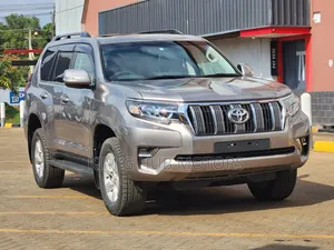 Toyota Land Cruiser Prado 2017 Ivory