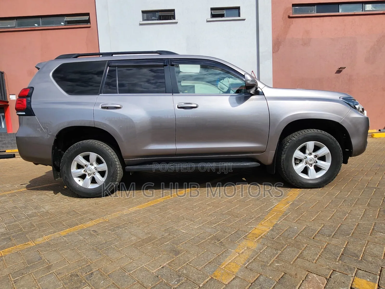 Toyota Land Cruiser Prado 2017 Ivory