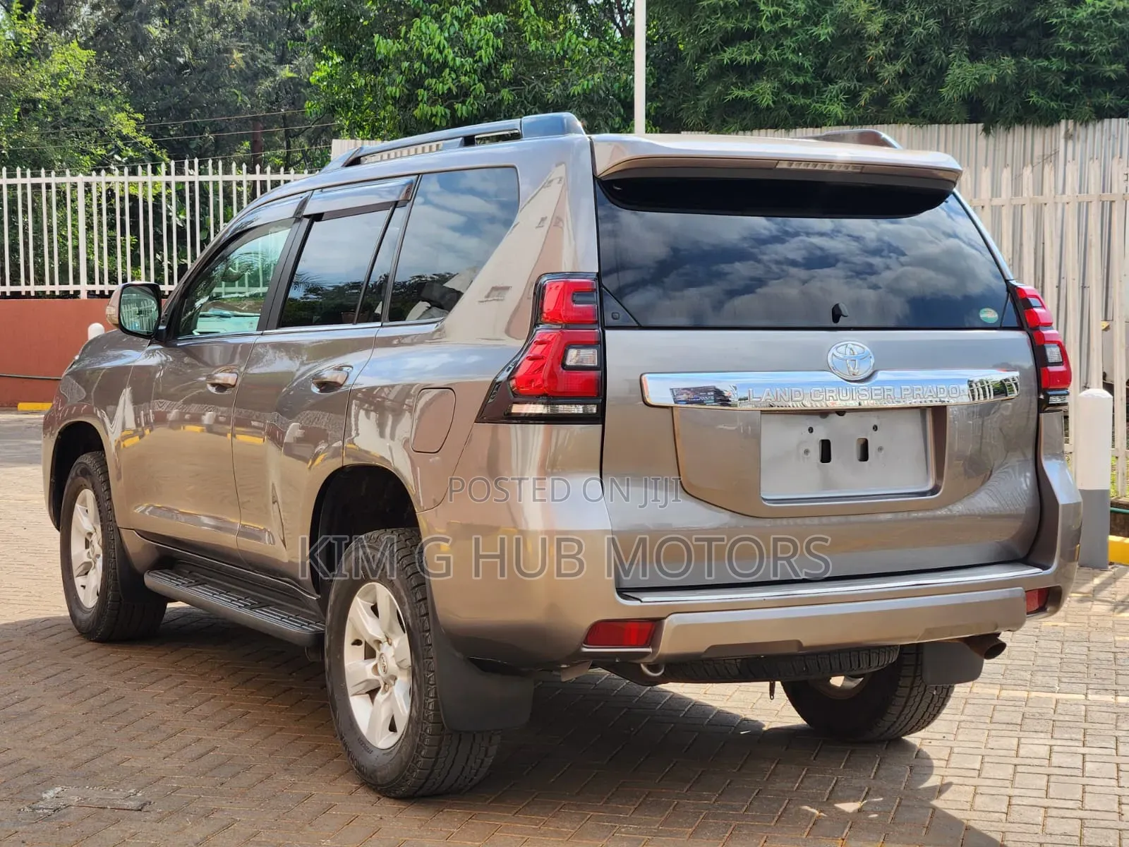 Toyota Land Cruiser Prado 2017 Ivory